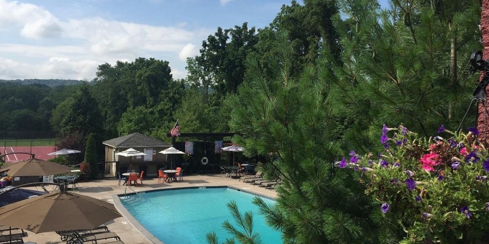 Swimming Pool at New Hope Inn & Suites